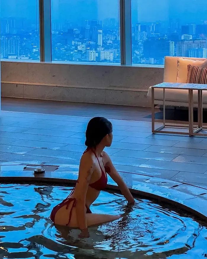 씨티뷰 끝내주는 수영장에 사람이 단 한 명도 없었다 instagram for za.yuu