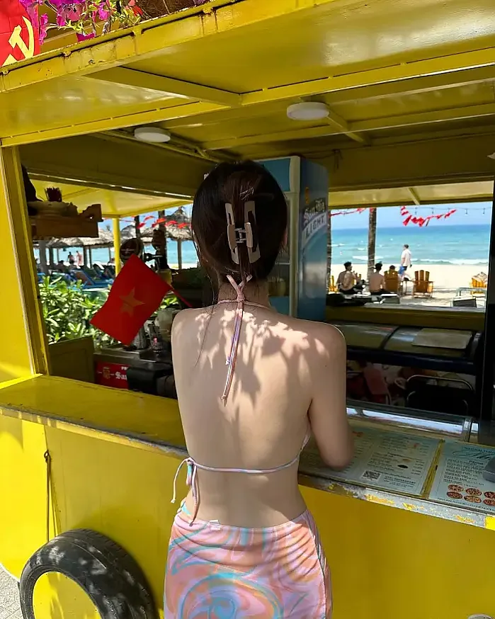 피자랑 맥주 잔뜩먹고 뛰어들었던 바다는 평생 못잊을거야 instagram for eunhea_2