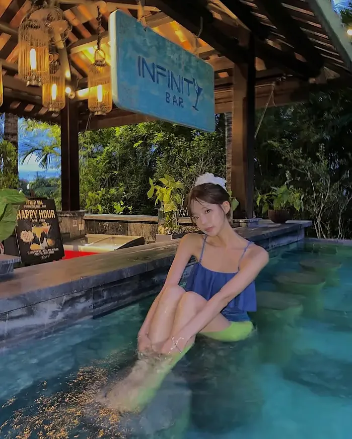 노을질때 밤수영은 너무 좋은걸…? instagram for mingddo_h