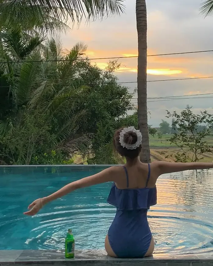 노을질때 밤수영은 너무 좋은걸…? instagram for mingddo_h