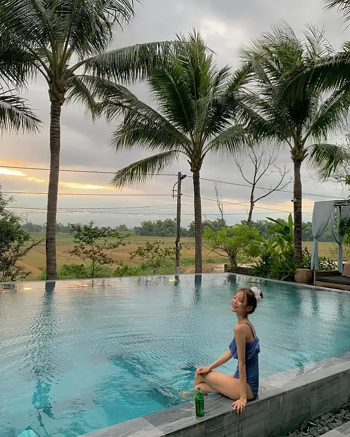 노을질때 밤수영은 너무 좋은걸…? instagram for mingddo_h