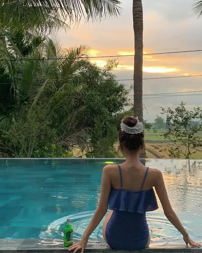 노을질때 밤수영은 너무 좋은걸…? instagram for mingddo_h