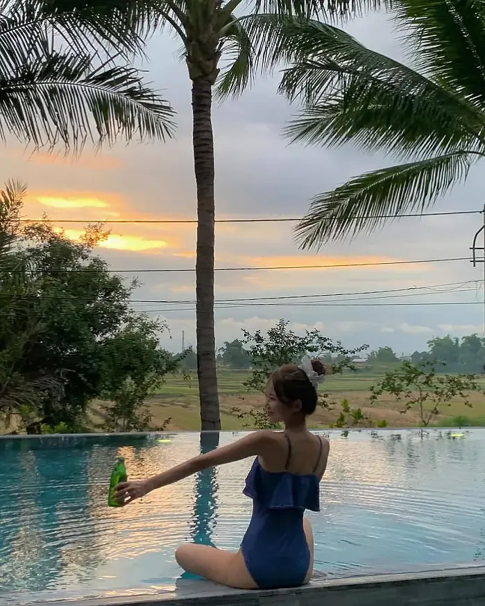 노을질때 밤수영은 너무 좋은걸…? instagram for mingddo_h