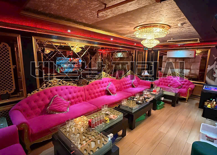 호치민 로컬 가라오케 라 로얄  3군 <LA ROYAL KARAOKE>