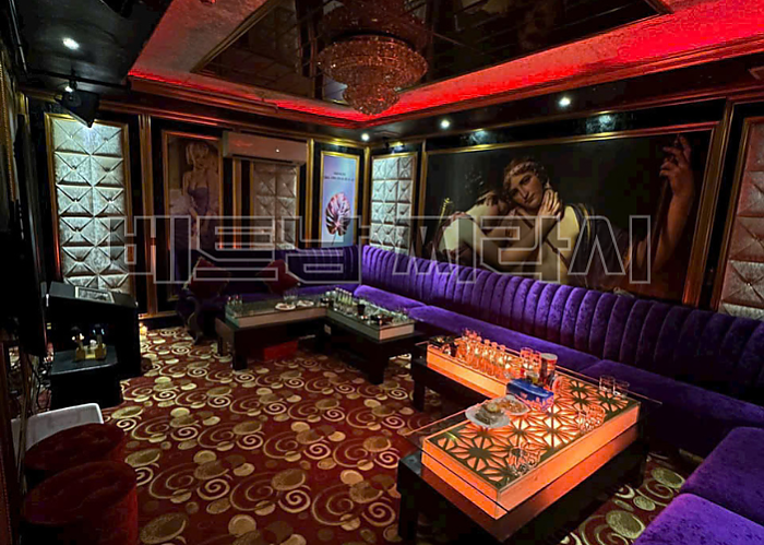 호치민 로컬 가라오케 라 로얄  3군 <LA ROYAL KARAOKE>