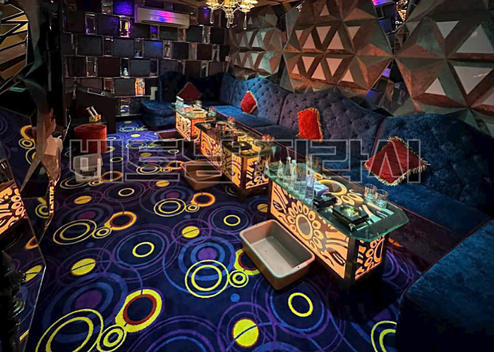 호치민 로컬 가라오케 라 로얄  3군 <LA ROYAL KARAOKE>