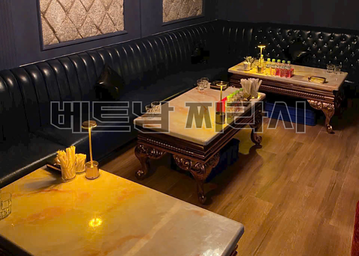 호치민 로컬 가라오케 라 로얄  3군 <LA ROYAL KARAOKE>