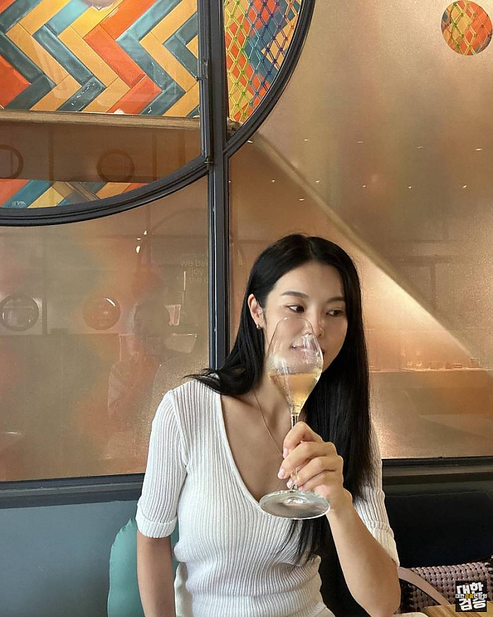 HoChiMinh-City 9월 20일 낮와인,밤와인 화이트로달려 인스타 후방계정