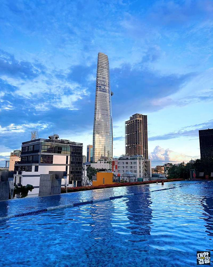 HoChiMinh-City 서울 8월 21일 호치민 랜드마크에서 비키니 세라