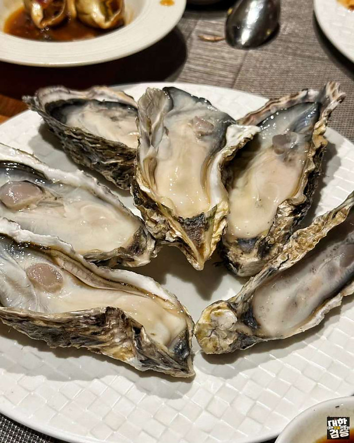 HoChiMinh-City 서울 8월 21일 호치민 랜드마크에서 비키니 세라