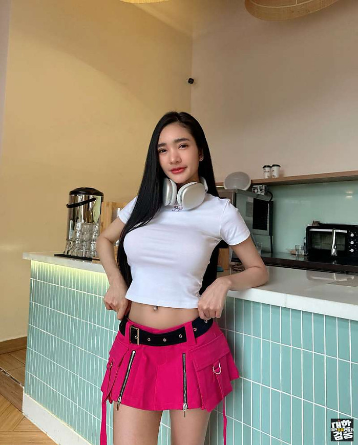 HoChiMinh-City 9월 14일 아침에 둘다 커피...... 그리고 저녁에 와인 한 잔 인스타 존예