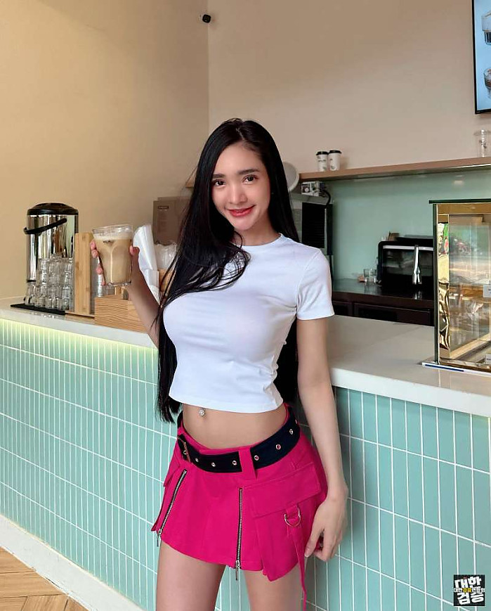 HoChiMinh-City 9월 14일 아침에 둘다 커피...... 그리고 저녁에 와인 한 잔 인스타 존예