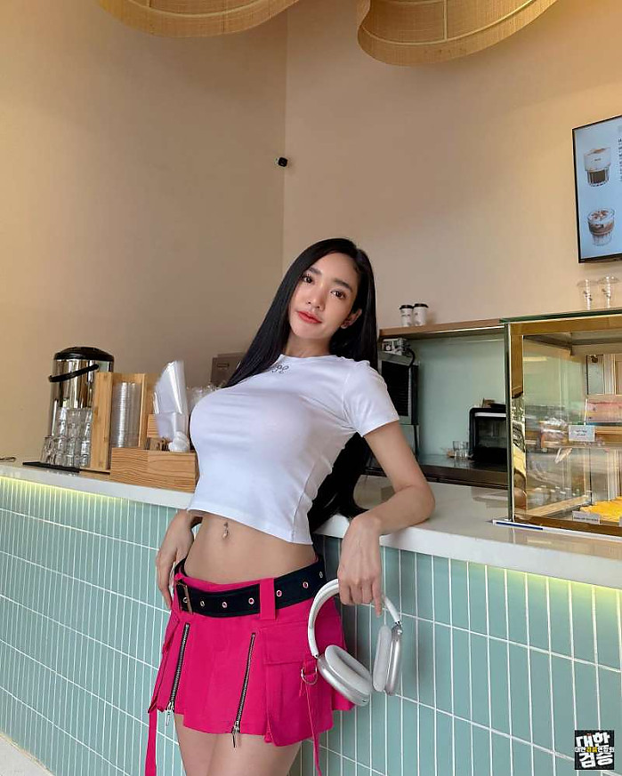 HoChiMinh-City 9월 14일 아침에 둘다 커피...... 그리고 저녁에 와인 한 잔 인스타 존예