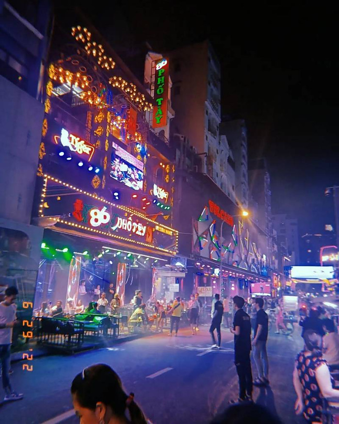 Walking Street Phố Bùi Viện 8월 11일 불빛과 소음 속에서 길을 잃었다 호치민정보 인스타 후방계정
