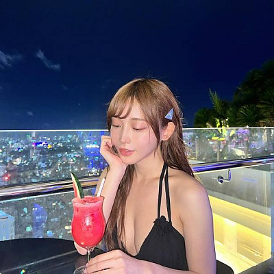 Lavela Saigon Hotel 10월 4일 오늘 호수에서 브이화보 찍었다.