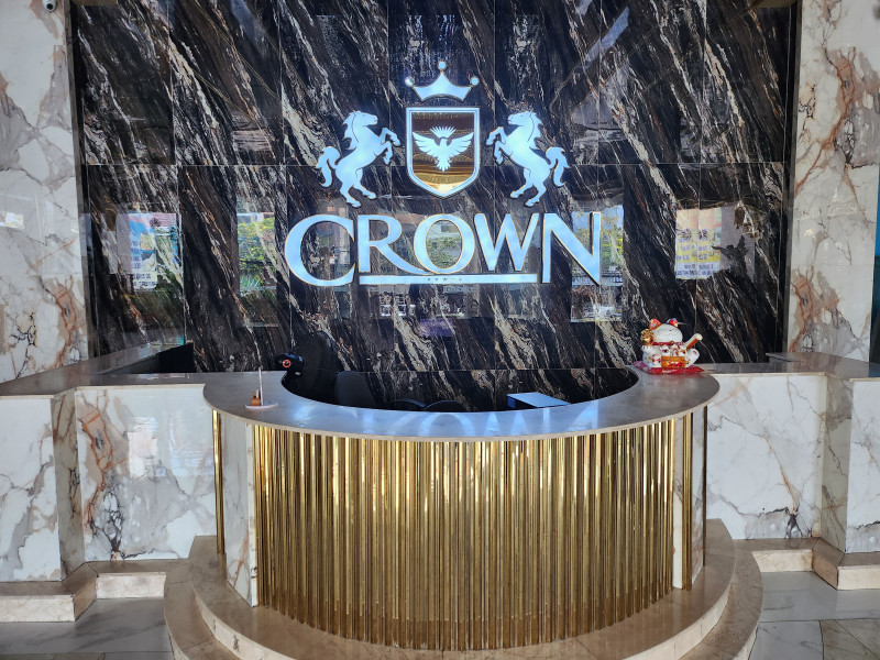 나트랑 로컬 크라운 가라오케 (CROWN Karaoke Nhatrang)