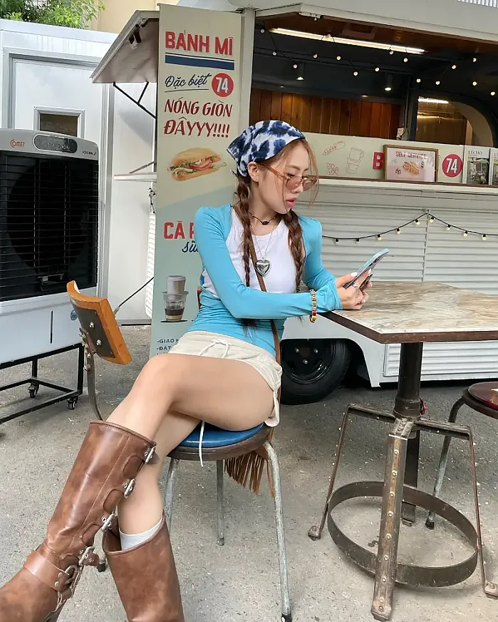 빵 먹으러 가는 길 on my way - đi ăn bánh mì