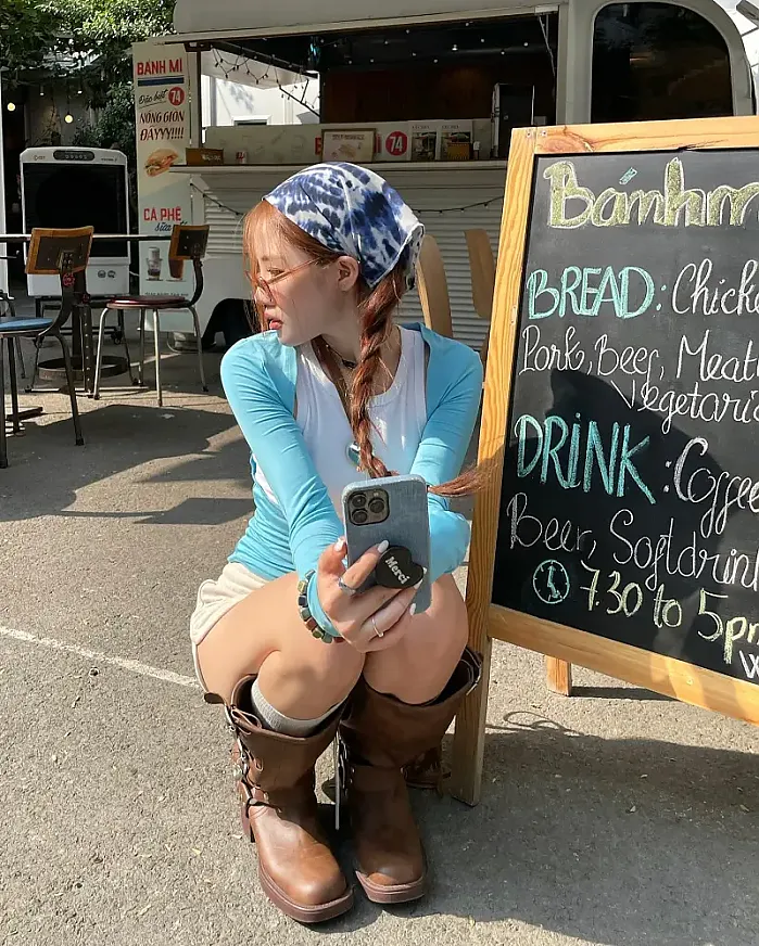 빵 먹으러 가는 길 on my way - đi ăn bánh mì