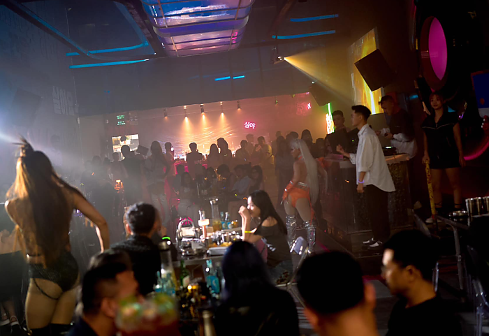 나트랑 감성주점 클럽 심야 (SIMYA)