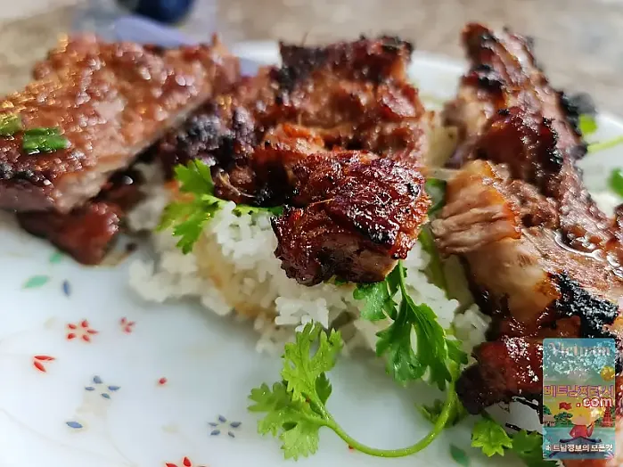 껌땀 맛집 Cơm tấm Nguyễn Văn Cừ