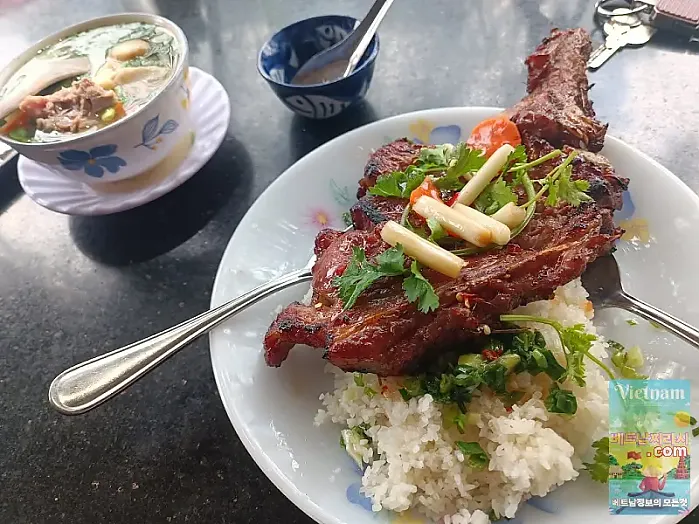 껌땀 맛집 Cơm tấm Nguyễn Văn Cừ