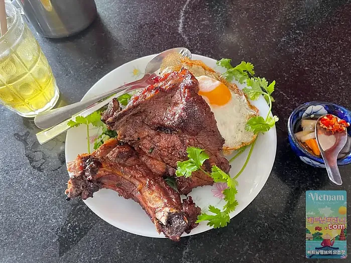 껌땀 맛집 Cơm tấm Nguyễn Văn Cừ