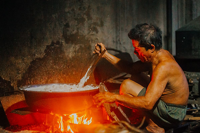 Cao Lầu 국수를 처음부터 만드는 Hội An 가족을 만나보세요