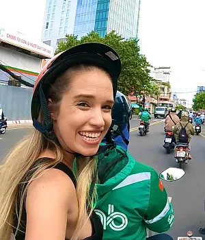 호찌민 시 1월 7일 We finally made it to the mainland of Vietnam and had CRAZY first day exploring beautiful city of Ho Chi Min, also known as Saigon.