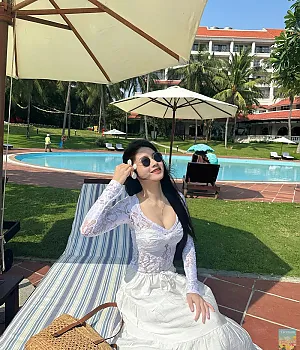 Vinpearl Nha Trang Bay Resort Villas 4월 30일 머리에 꽃 꽂았다