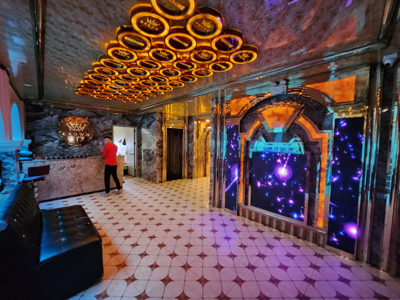 나트랑 로컬 크라운 가라오케 (CROWN Karaoke Nhatrang)