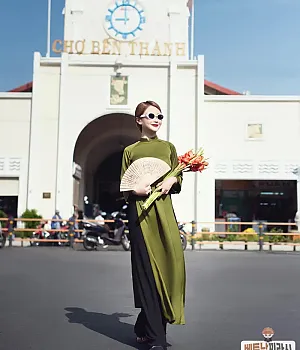 Chợ Bến Thành, Saigon 1월 1일 Bye 2023 and Hello 2024