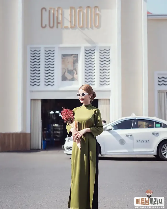 Chợ Bến Thành, Saigon 1월 1일 Bye 2023 and Hello 2024