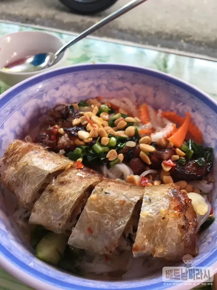 분팃 느엉 Bún Thịt Nướng Hoàng Văn