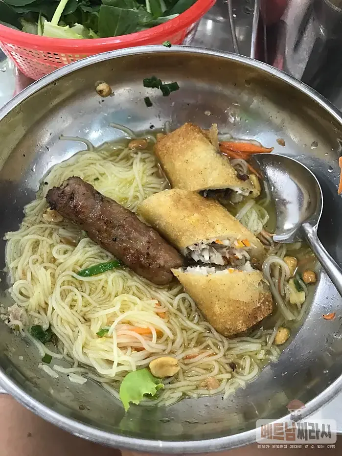 분팃 느엉 Bún Thịt Nướng Hoàng Văn