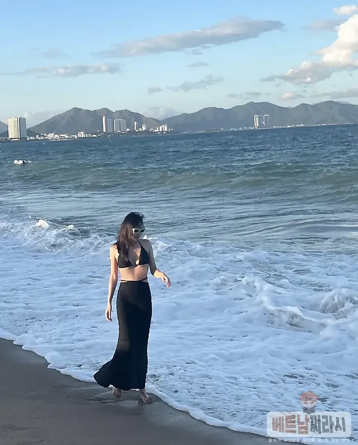 Nha Trang Beach 1월 24일 Cứ ngỡ yêu a là tình cuối Chia tay rồi mới biết đó là bản demo
