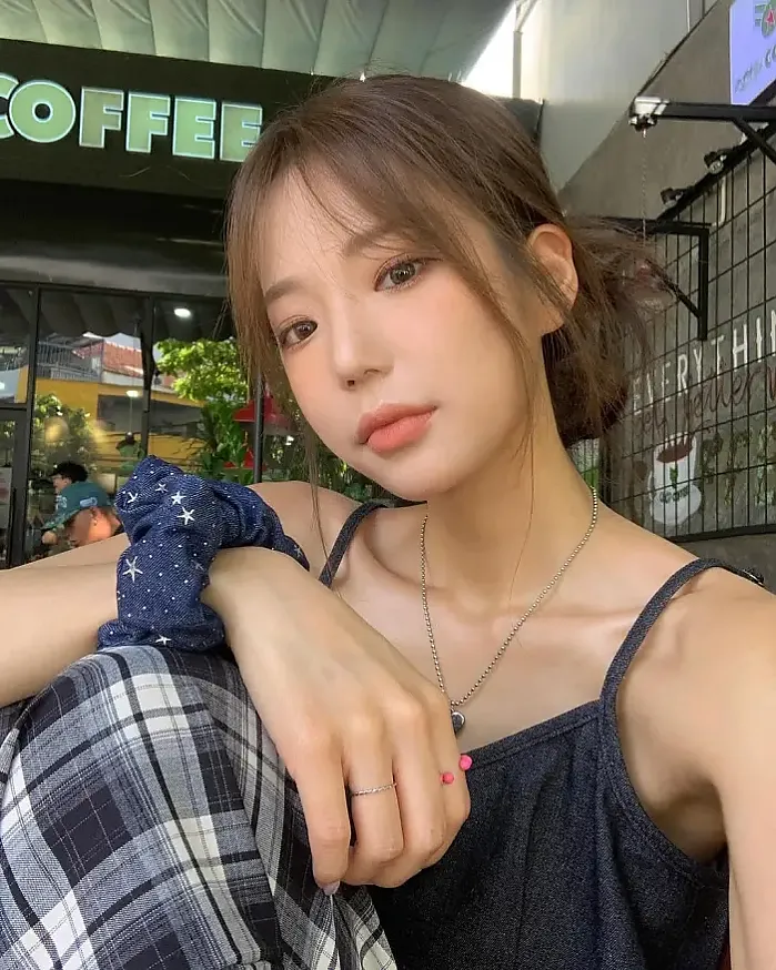 눈뜨자마자 cccp가자고 조름... instagram for mingddo_h