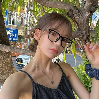 눈뜨자마자 cccp가자고 조름... instagram for mingddo_h