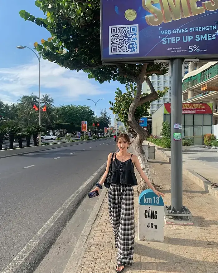 눈뜨자마자 cccp가자고 조름... instagram for mingddo_h