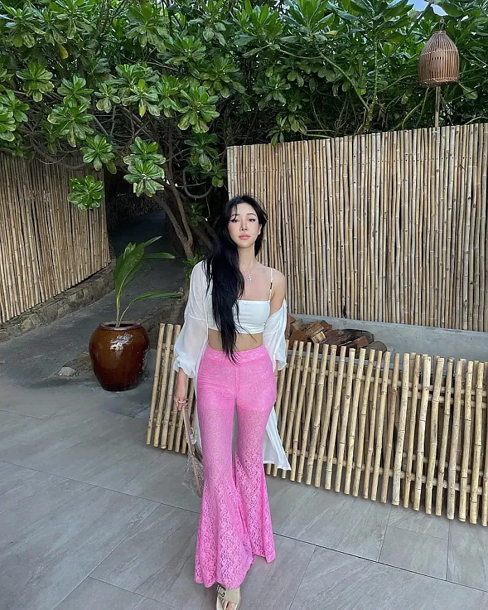 Fusion Resort Cam Ranh 5월 11일 내 핑크 레이스 바지 시선 집중