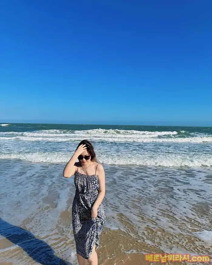 The Grand Ho Tram 2월 20일 수영복이 너무 아름다운것 같아