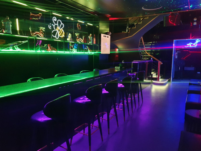 호치민 꿀바[BAR] 1군