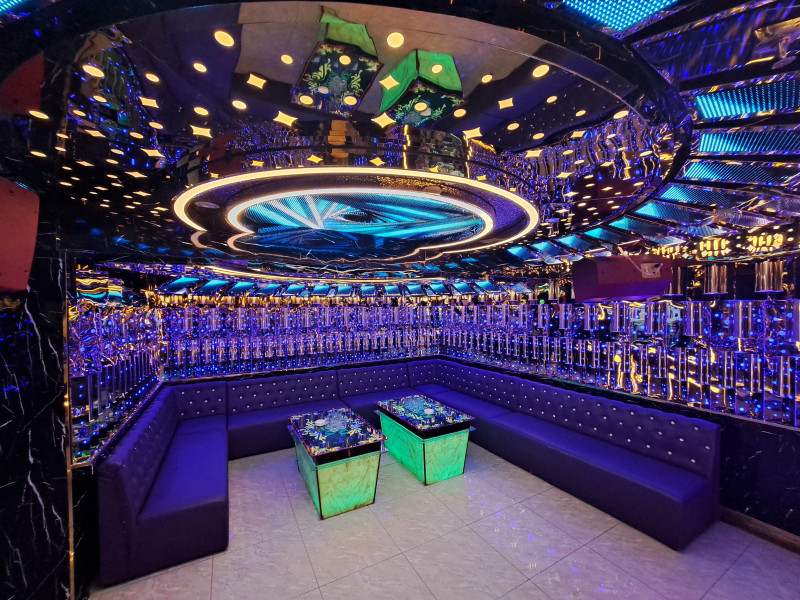 나트랑 로컬 갈리나 가라오케 (GALINA Karaoke)