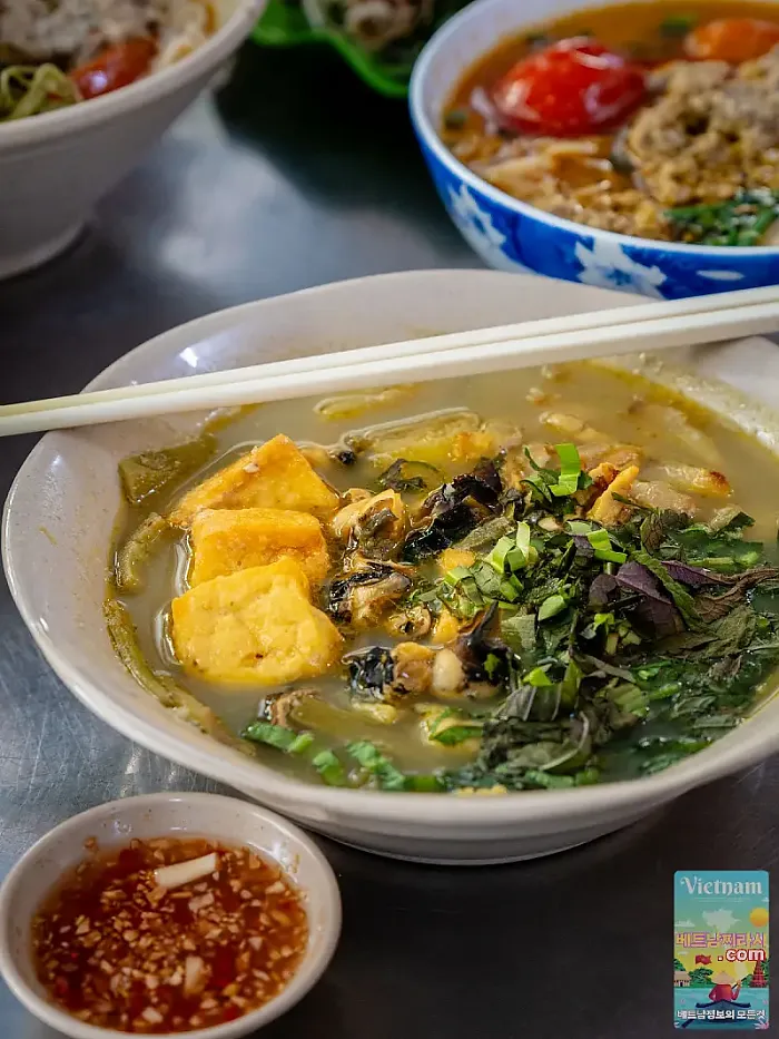 탄하이 (Thanh Hải) 3군지역 골목에서 40년 동안 이어온 Bún Ốc 및 기타 북부 별미