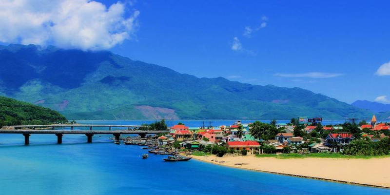 베트남의 휴양지중 12곳의 인기 리조트 추천 해봅니다.