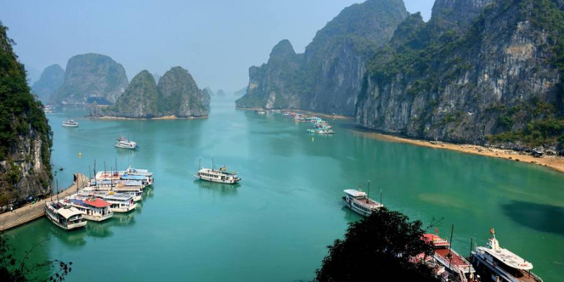 베트남의 휴양지중 12곳의 인기 리조트 추천 해봅니다.