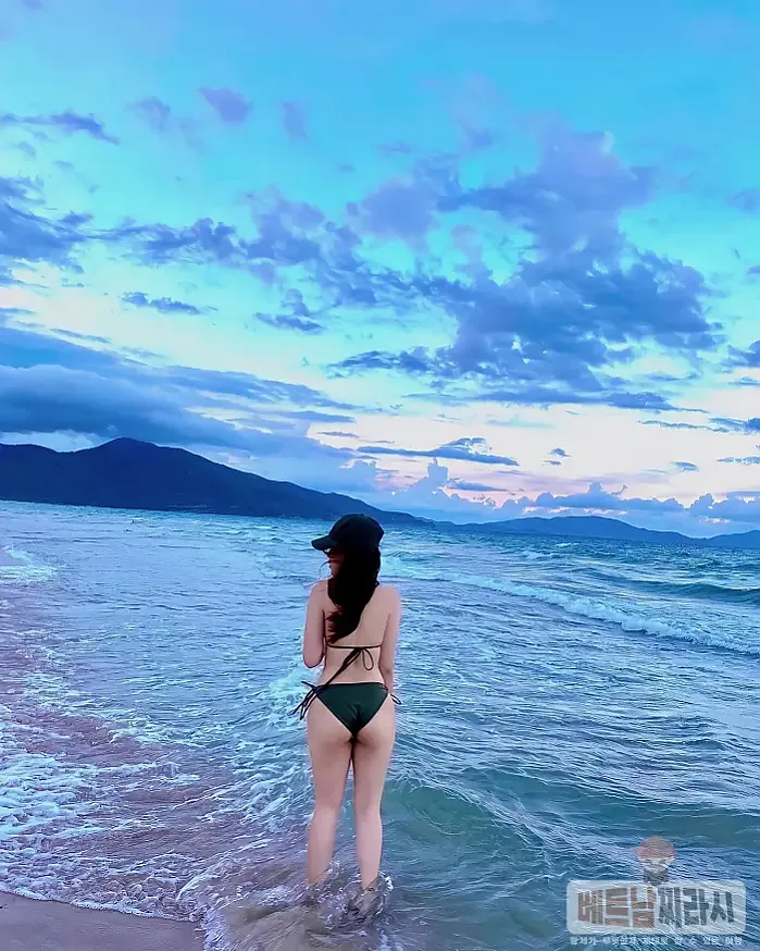 Nha Trang Beach 1월 24일 Đừng gọi e là hoa đã có chủ vì theo quy củ e là chủ vườn hoa