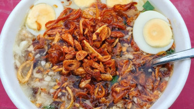 반뚝 햄 100 (Banh duc hem 100)