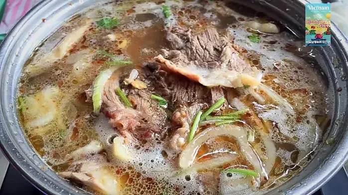 Giao Toan 쇠고기 전골 - 40년 역사의 호치민 유명 쇠고기 전골 레스토랑