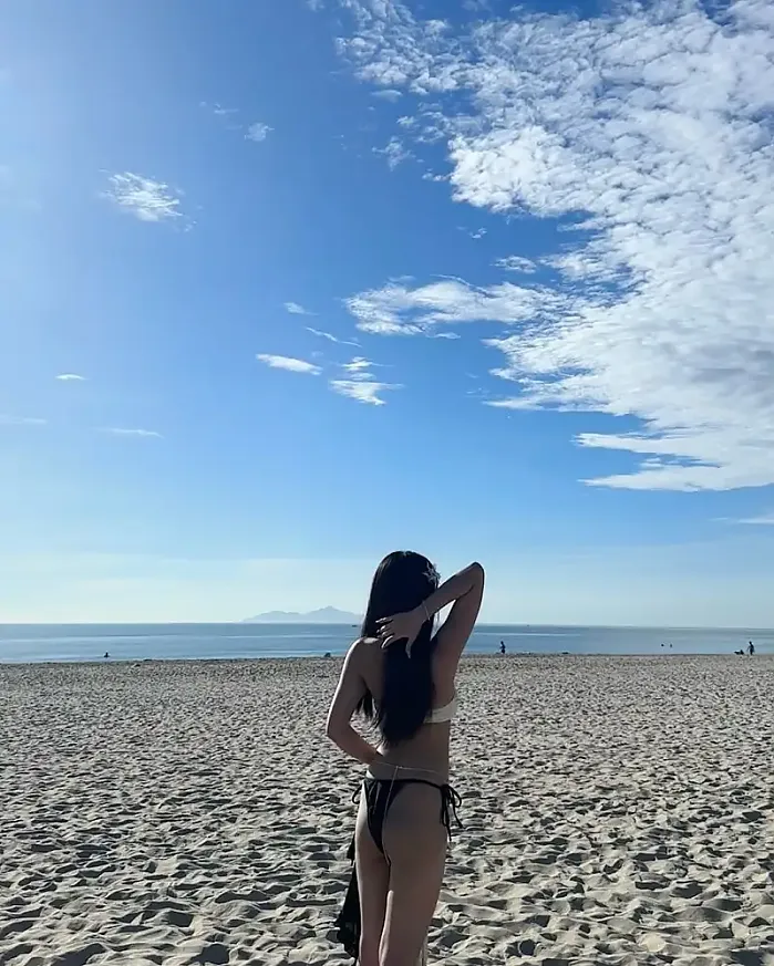 Biển Mỹ Khê - Đà Nẵng 8월 17일 Life’s better in a bikini