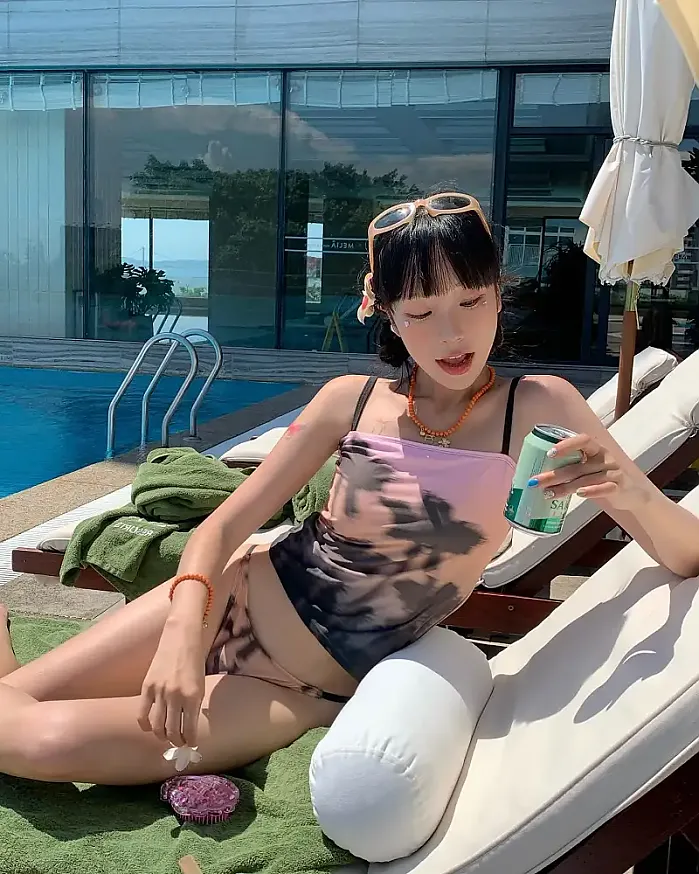 호텔 수영장에서 여유도 부려보고 @jjinii_ 인스타